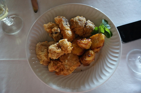 Pousada Baucau - Fried chicken & Grilled Banana