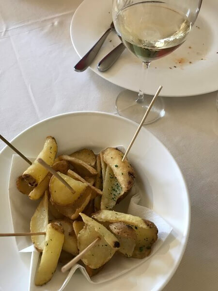 ristorante-locanda-marinelli-truffle-chips-prosecco-road-restaurant-italy-wine