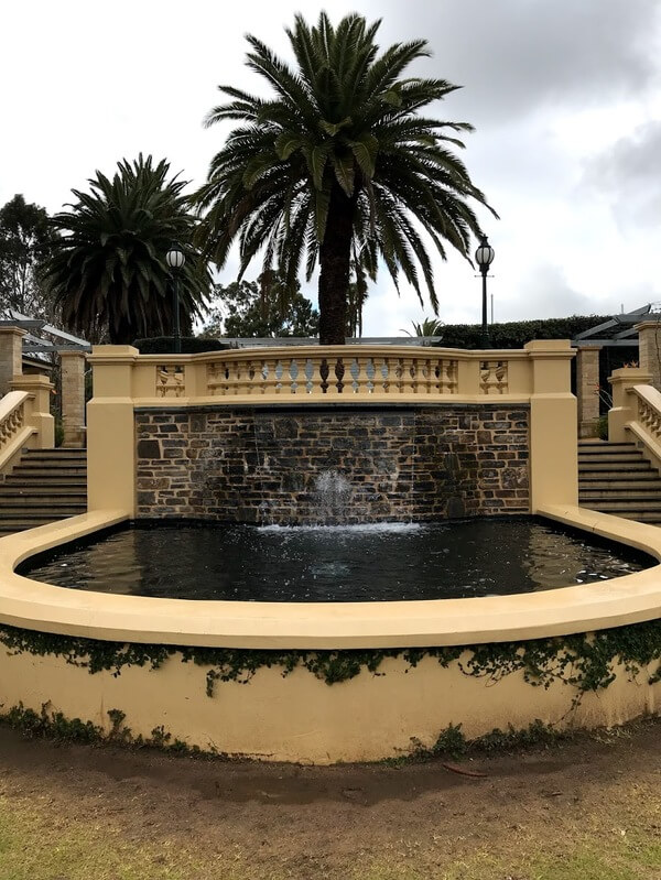 water-fountain-and-pal-tree-at-seppeltsfield-in-the-barossa-valley