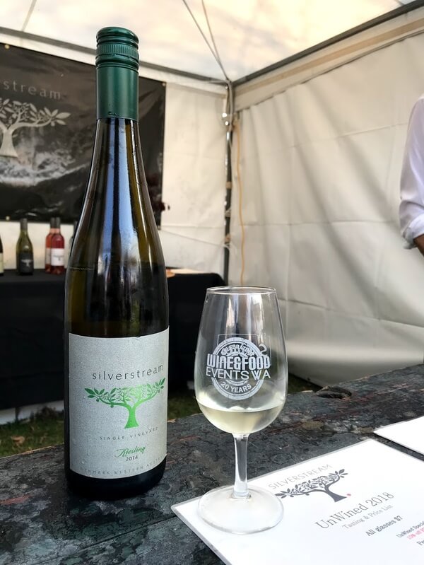 bottle-and-glass-of-silverstream-riesling
