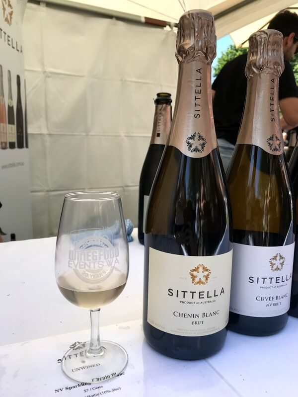 glass-and-bottle-of-sittella-chenin-blanc-brut