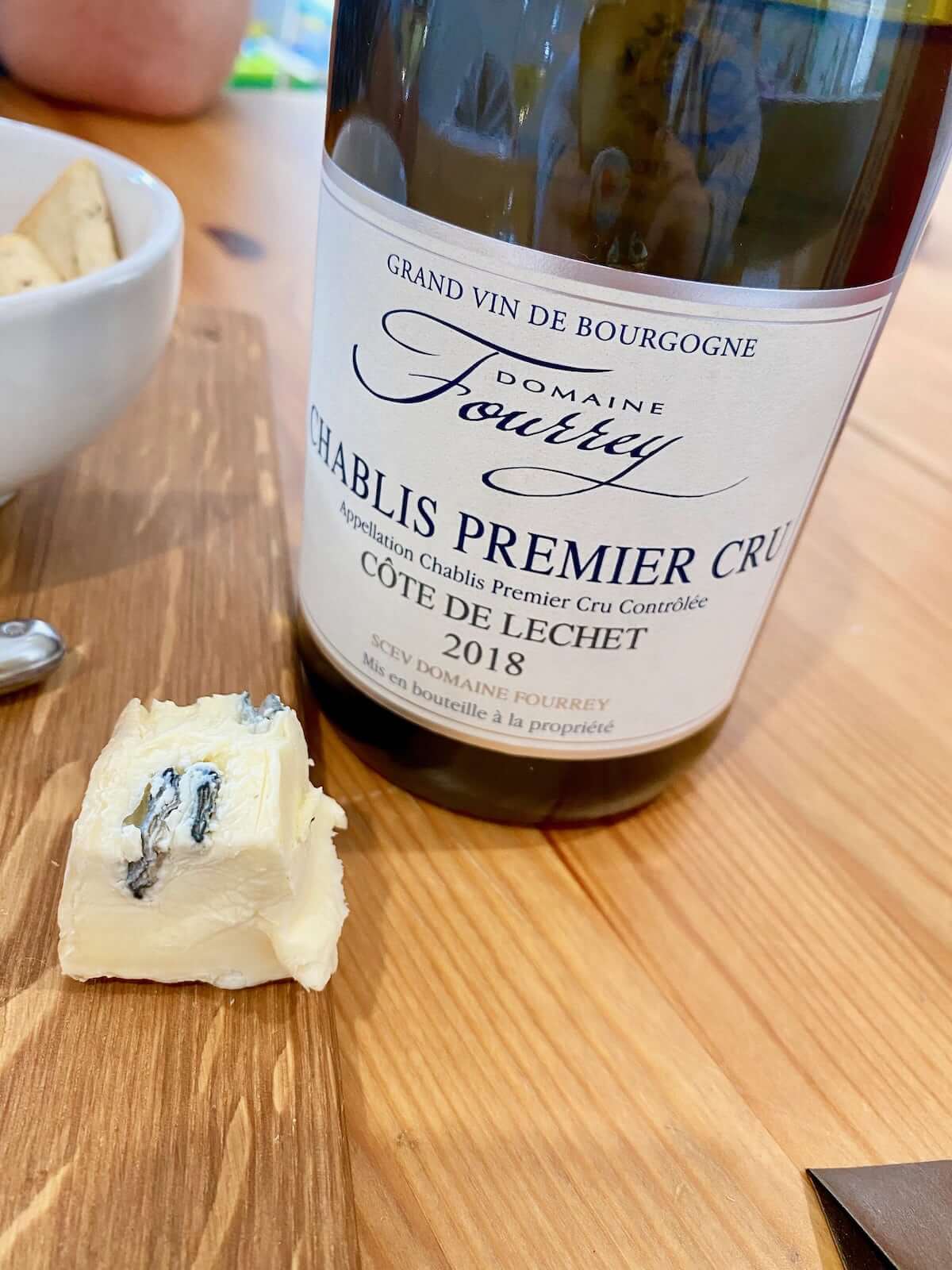 Domaine Fourrey Premier Cru Chablis 'Cote de Lechet' 2018 and blue cheese - popsy and jj