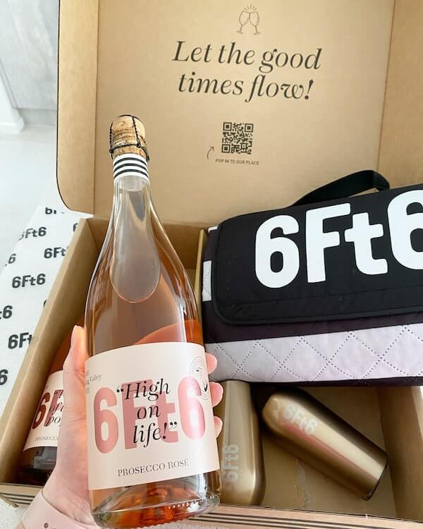 6Ft6-Prosecco-Rose-Picnic-Gift-Pack
