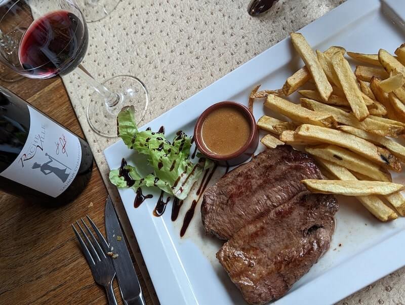 Steak frites at La Mangeoire in Parnay - Loire Valley wine trip